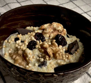 Quinoa Müsli mit Walnüssen und Cranberries